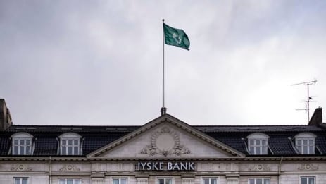 Jyske Banks formand trækker sig