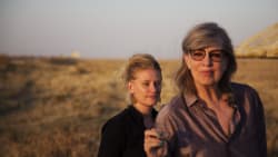 Puk Damsgård og Suzanne Brøgger i Syrien: Kvindekamp med kalasjnikov