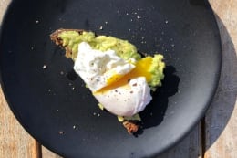Pocheret æg på avocadotoast