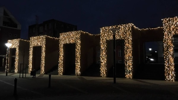 Ingen julepynt på Kirkeby-kunstværk i år: Familien har sagt nej tak