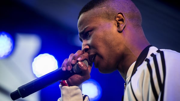 Vejle-rapper er efterlyst af politiet: I dag udgiver han ny sang