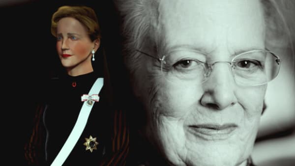 Skulle slet ikke have været dronning: Her er kjolerne, der fortæller historien om dronning Margrethes vej til tronen 