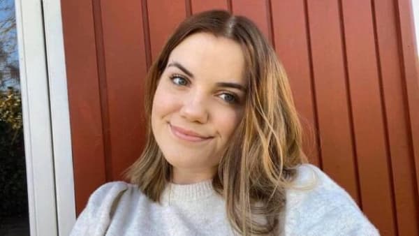 'Vi føler, vi bliver glemt': Emma på 18 råber regeringen op på Instagram