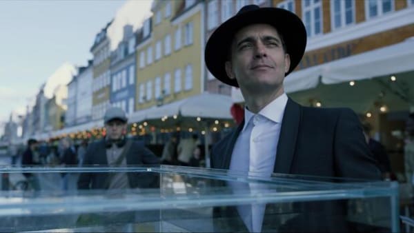 Netflix-hitserie filmer scener i Nyhavn og Tivoli: 'København har alt det, vi ledte efter'